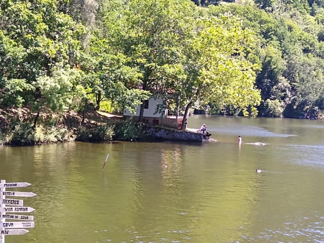 Ribera Sacra Villa Ferreira de Panton Bagian luar foto